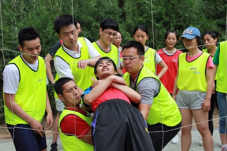 适合年轻人玩的团建小游戏,适合团建的小游戏冷门