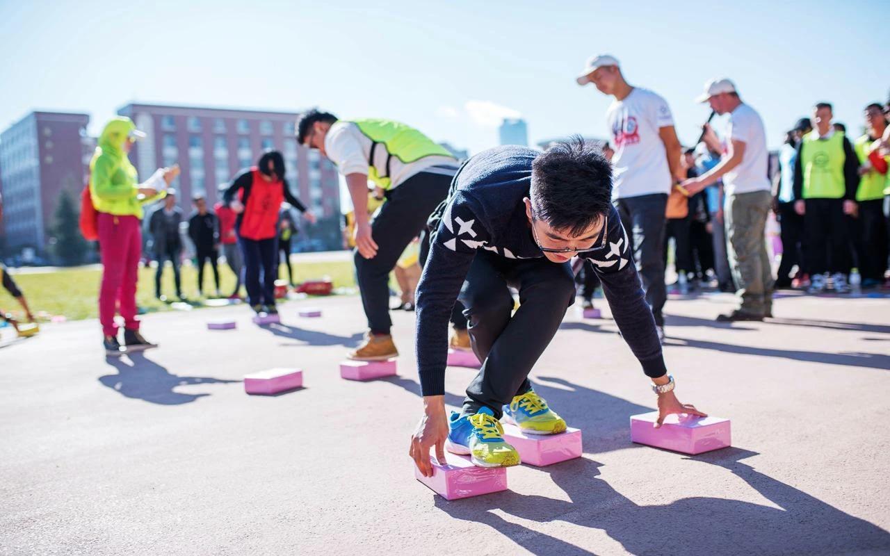 趣玩团建游戏,趣味团建游戏玩法