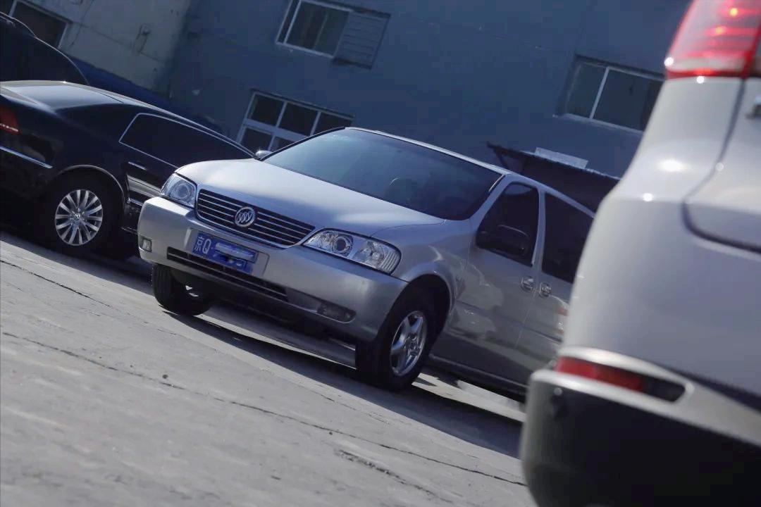 12款经典gl8车身翻新,怪兽修车老车翻新