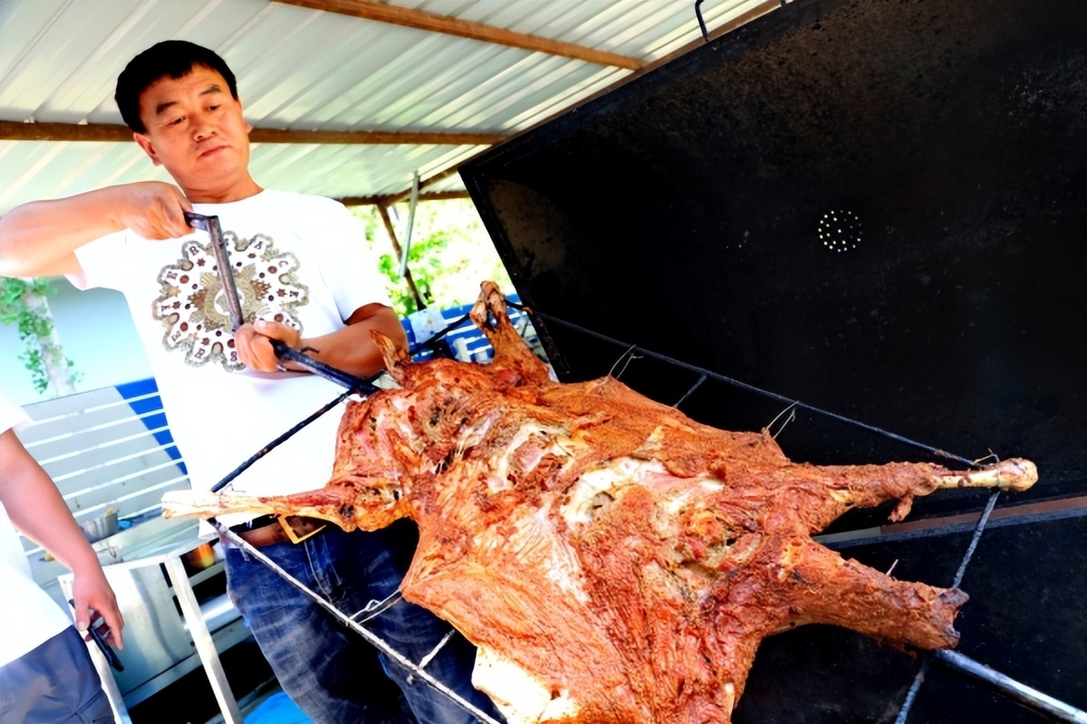香蜜湖的烤全羊,世外桃源的烤全羊真香