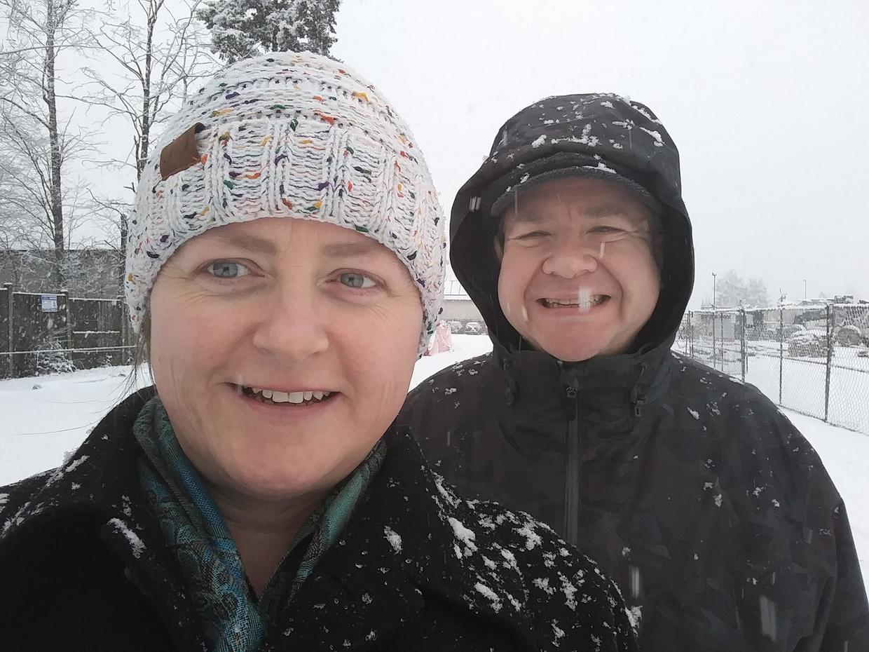 美国50岁夫妇辞职卖光家产，退休爽住游轮：比房贷便宜多了