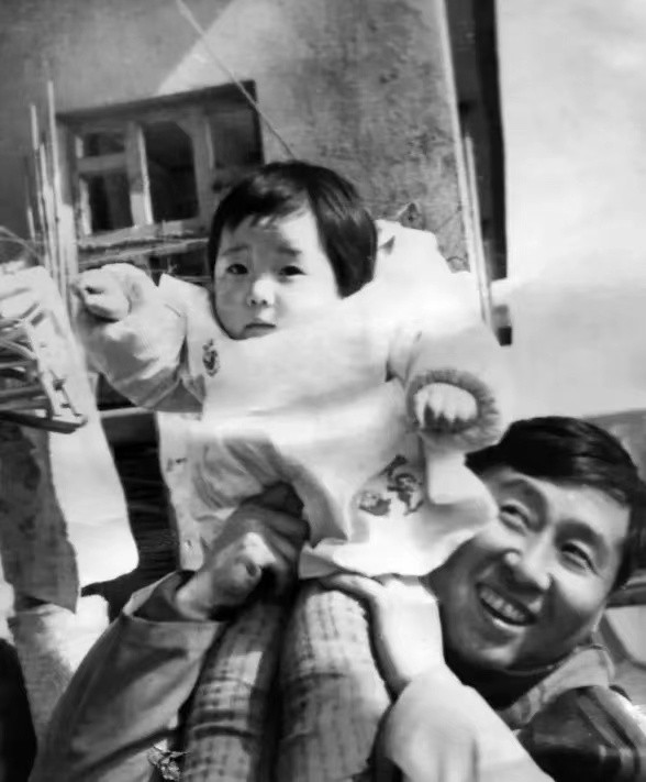 路遥生命中的三个女人,1992年的8月路遥回到了黄土高原