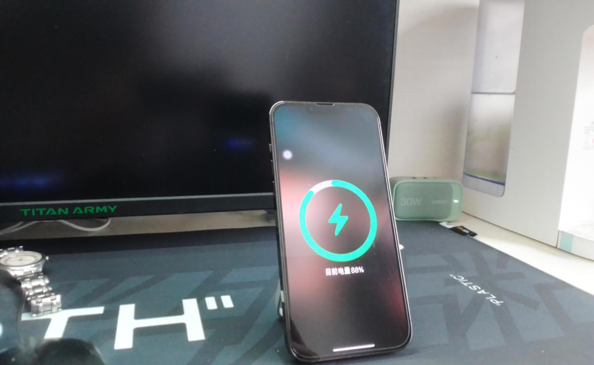 麦多多的苹果pd快充评测,麦多多苹果快充头测评