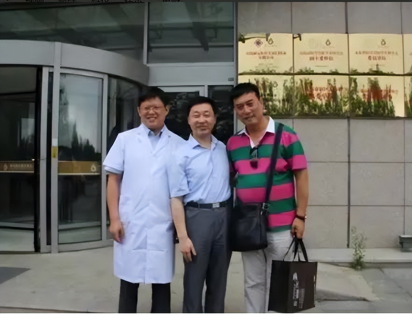 张山女儿张嘉芸和陈佩斯一家关系,张山女儿与陈佩斯