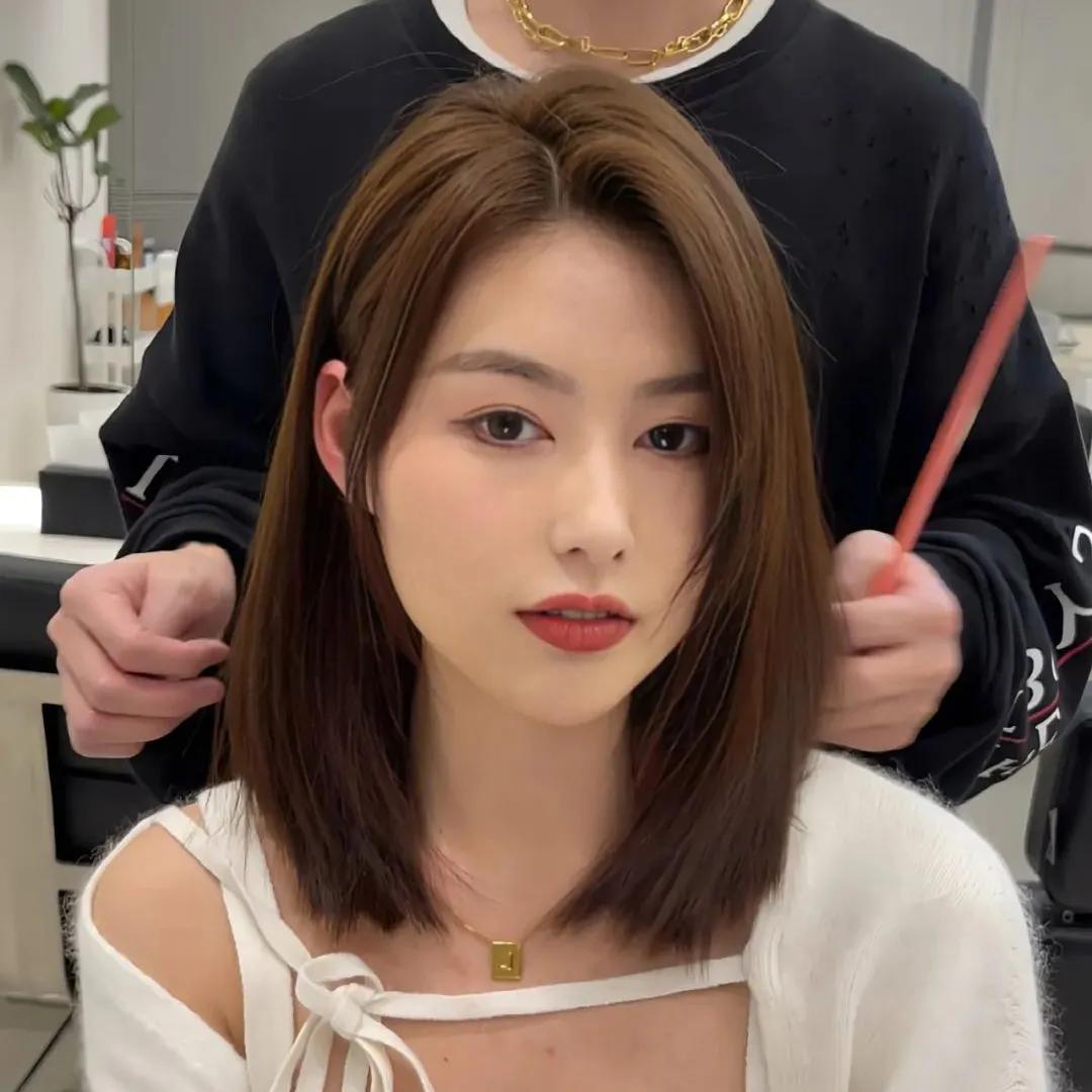 高层次锁骨发中长怎么剪,高层次锁骨发中长怎么造型