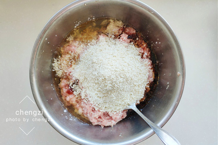 四喜丸子怎么做才有饭馆的味道,东北年夜饭16个硬菜四喜丸子