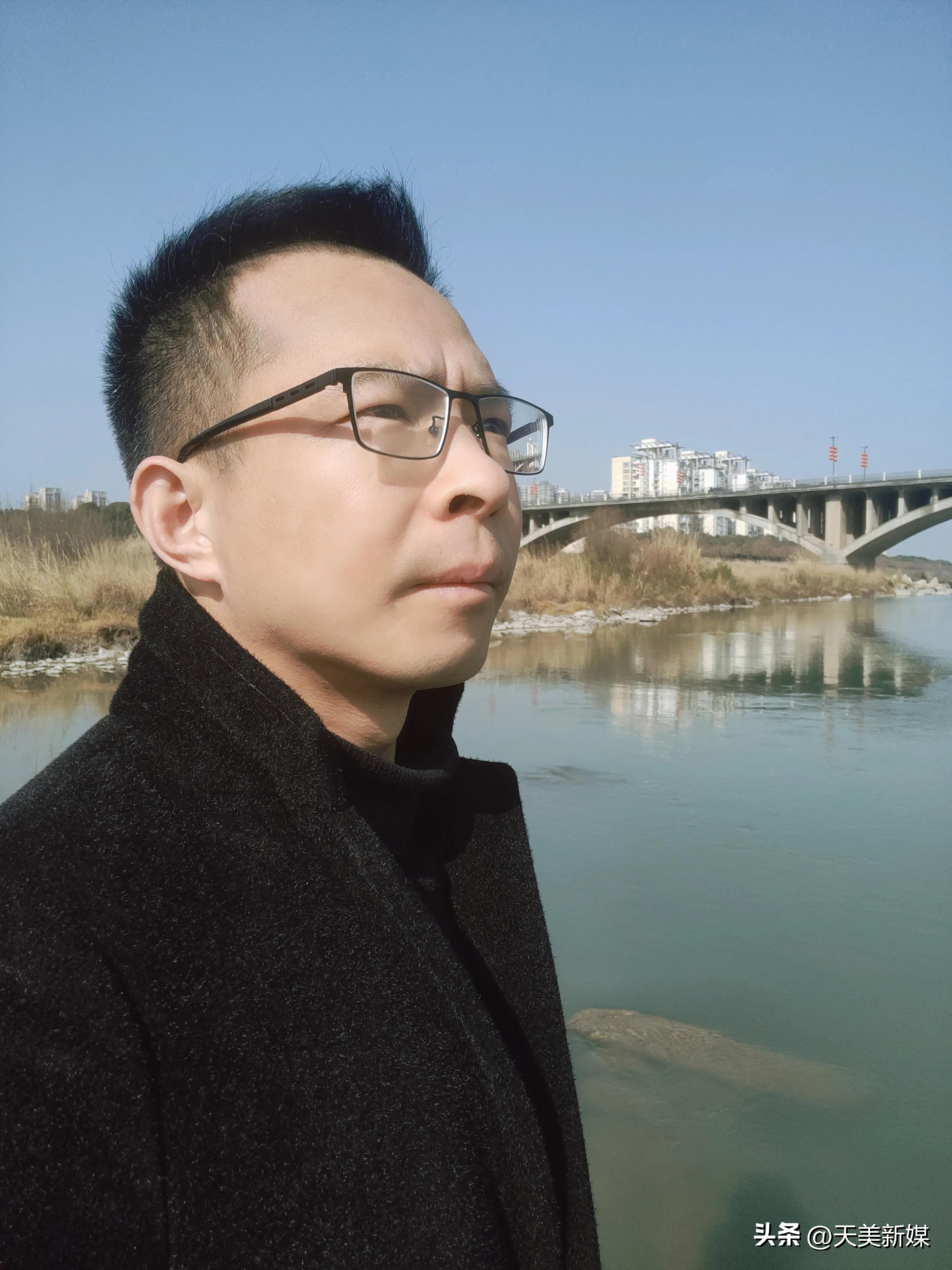 论文作品中的爱情,论文爱情的摘要