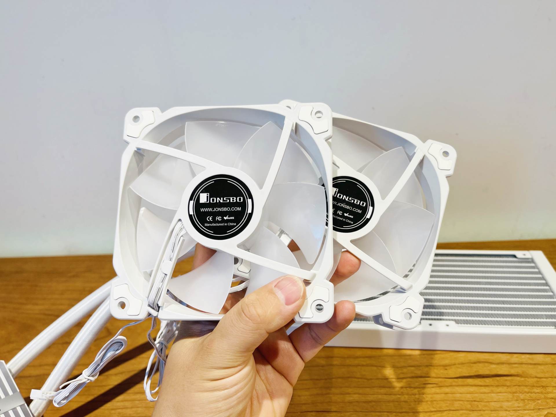 从零开始组装一台游戏主机,2500元如何组装一台全新游戏主机