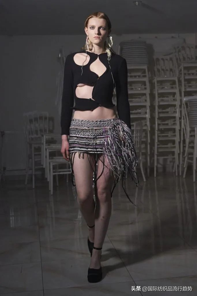 现实中的皇帝的新装,皇帝的新装设计