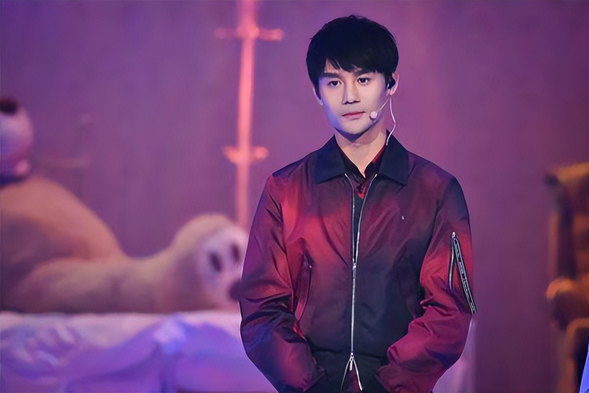 王凯首谈身体患病的父亲,王凯父亲肺癌