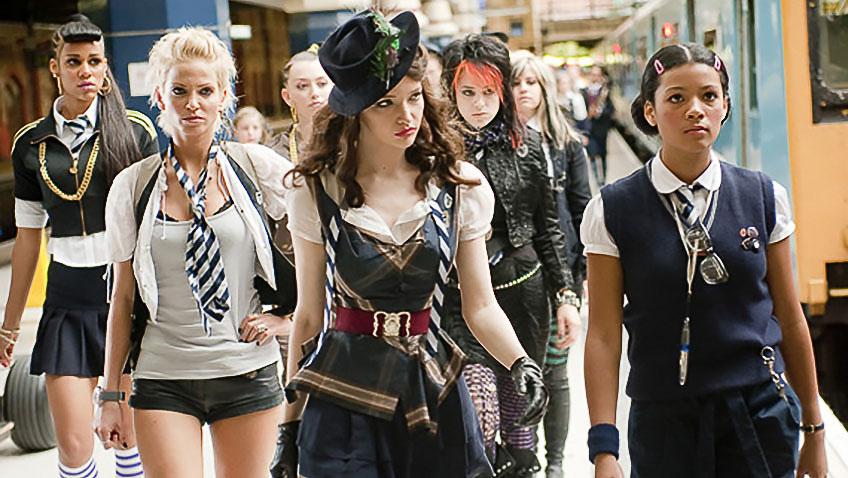 两次甩掉马斯克，绝美女星和英国最帅童星官宣！甜到像拍偶像剧