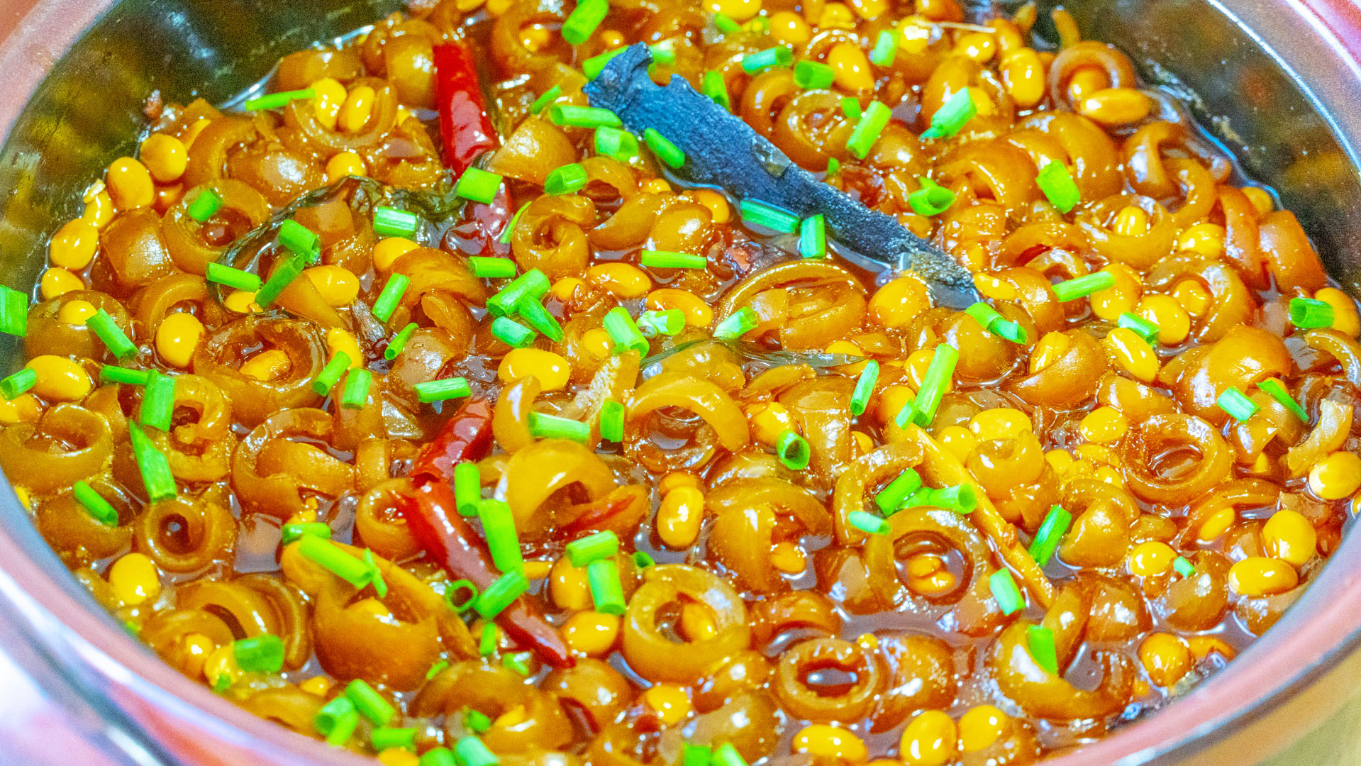 建议女人，多善待自己，少喝奶茶多吃6道菜，脸色红润，精神饱满