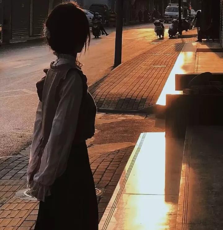 文案短句三观正能量,三观超正的文案简短高级