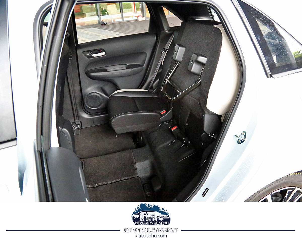 燃油车小车车,高性能燃油车的倔强试驾体验