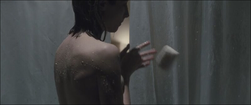 色曦皇后真的美！洗澡！捡肥皂！电影《破坏欲》