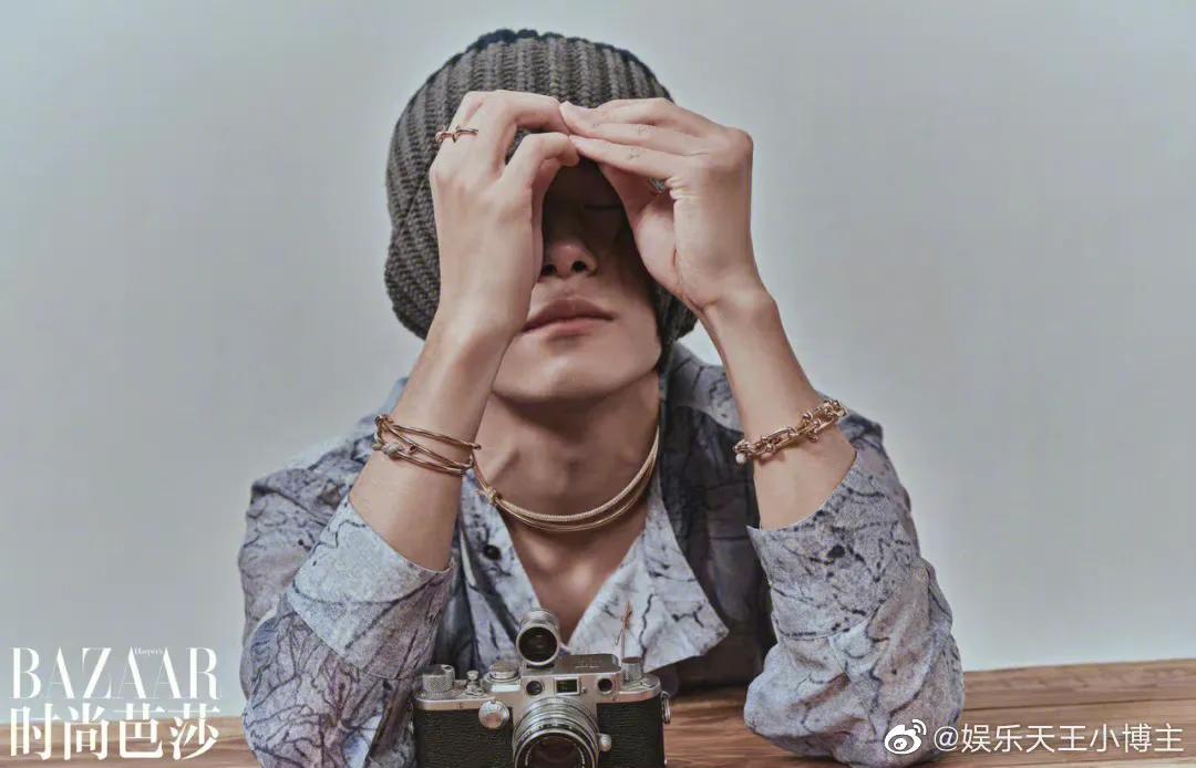 时尚芭莎肖战和谁拍过,时尚芭莎肖战年度盛典照片