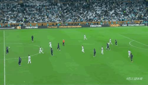 瓒冲潧鐞冩槦骞歌繍鏁呬簨,瓒冲潧涓婄殑閬楁喚鐬棿