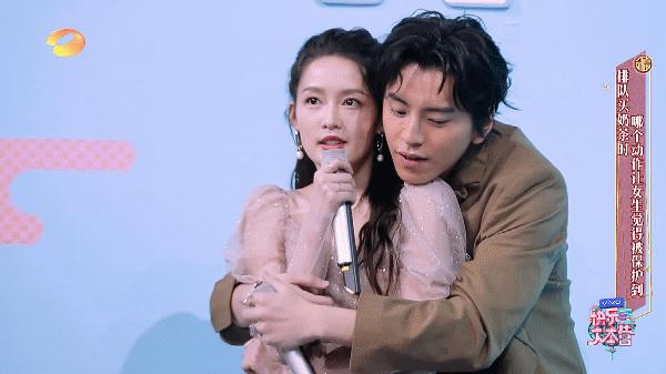 撩汉、乱认爸、男男接吻，这6位明星是没分寸感，还是“耍流氓”