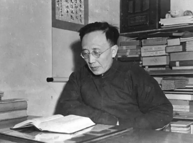 1961年毛主席在庐山开会，看到一位女舞蹈演员楞了：你好像我女儿