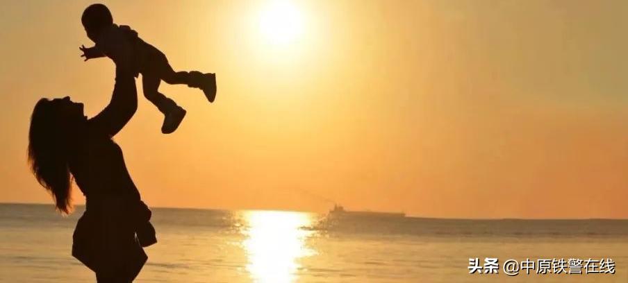 对幼儿进行心理健康的疏导,孩子心理敏感怎么按摩