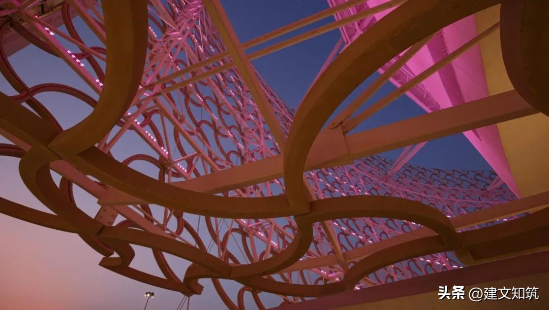 卡塔尔世界杯花费2200亿美元,卡塔尔世界杯2200亿建场馆