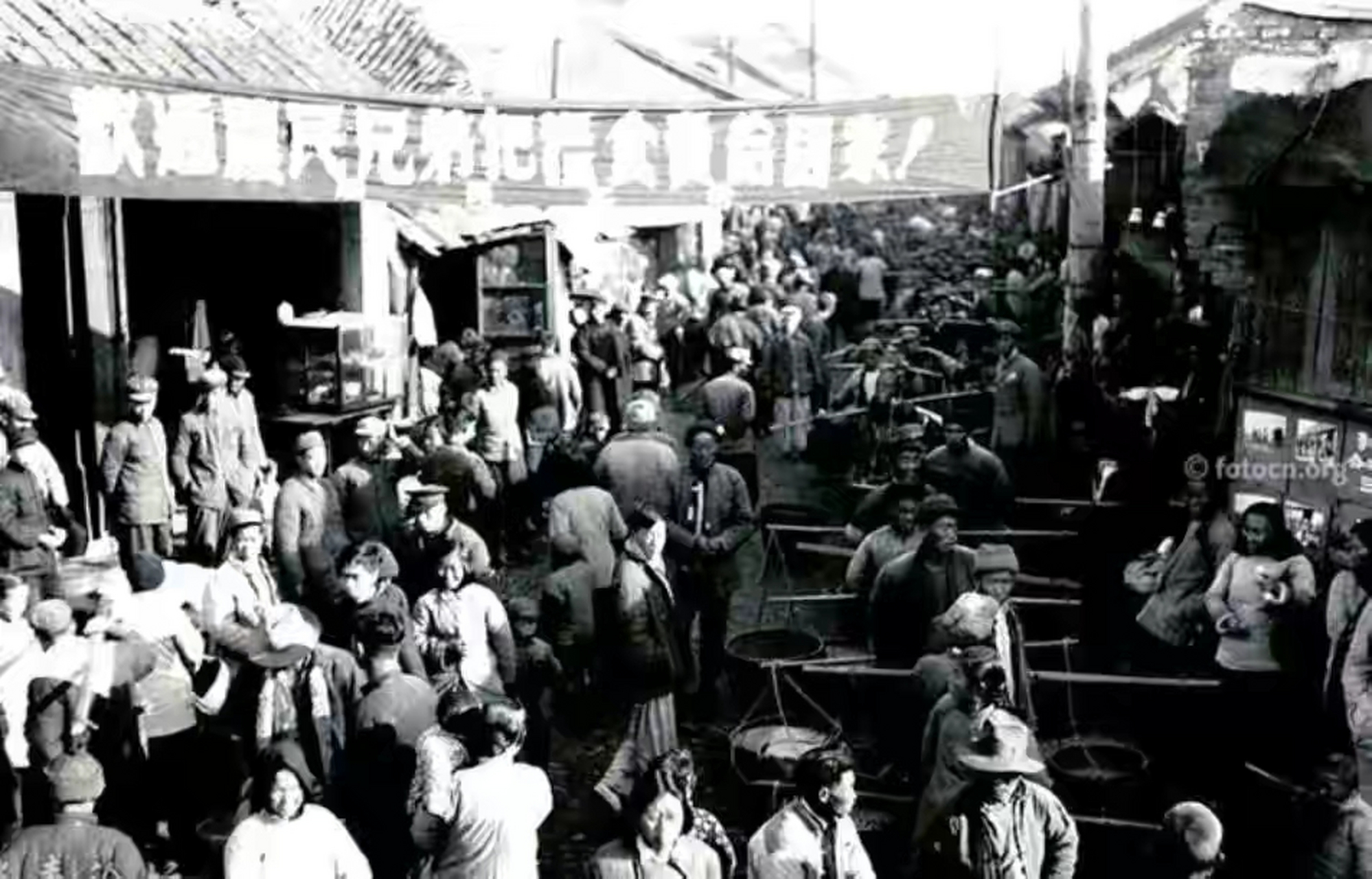 1951年至1952年开展的三反活动,为什么开展三反五反行动