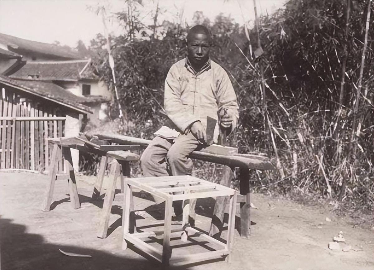 纳粹德国屠杀犹太女人,变态纳粹