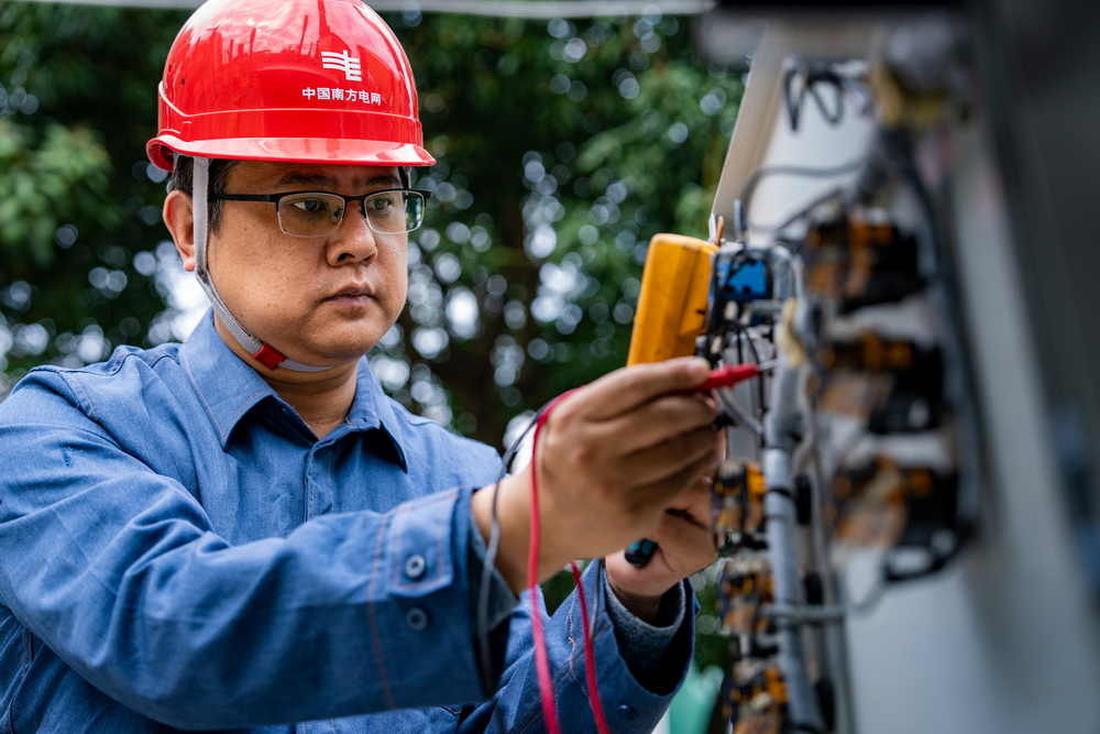 90后和00后同事眼中的70后“师父”，到底是怎样的？