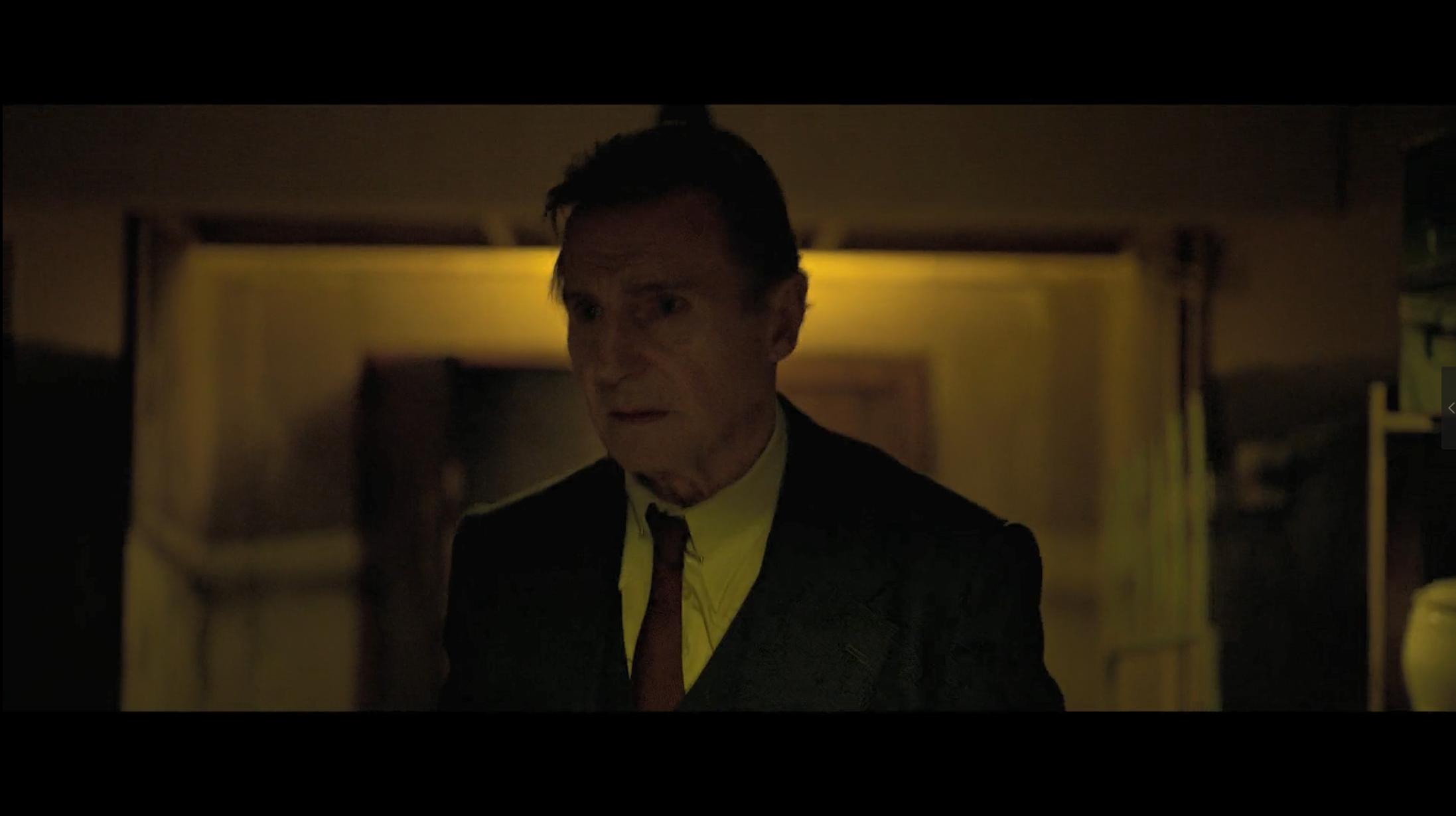 第72分钟，马洛溜进科巴塔俱乐部，顺手穿上了一件风衣