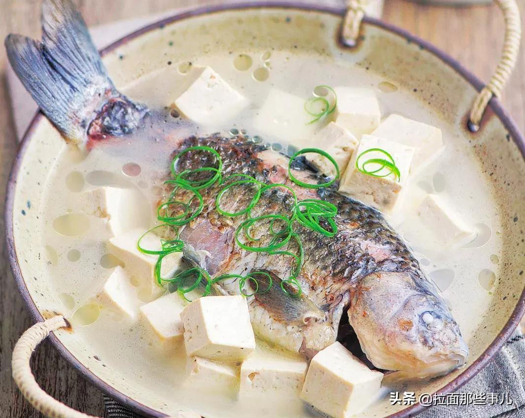 砂锅炖鱼豆腐奶白,炖鱼怎么出奶白汤
