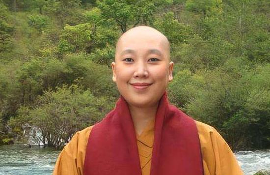 李娜出家跟韩红有关系吗,歌手李娜出家和韩红有关系吗