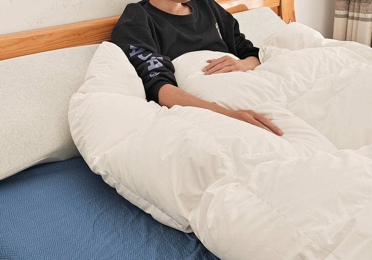 冬天盖鹅绒被暖和吗,夏天睡鹅绒被的体验