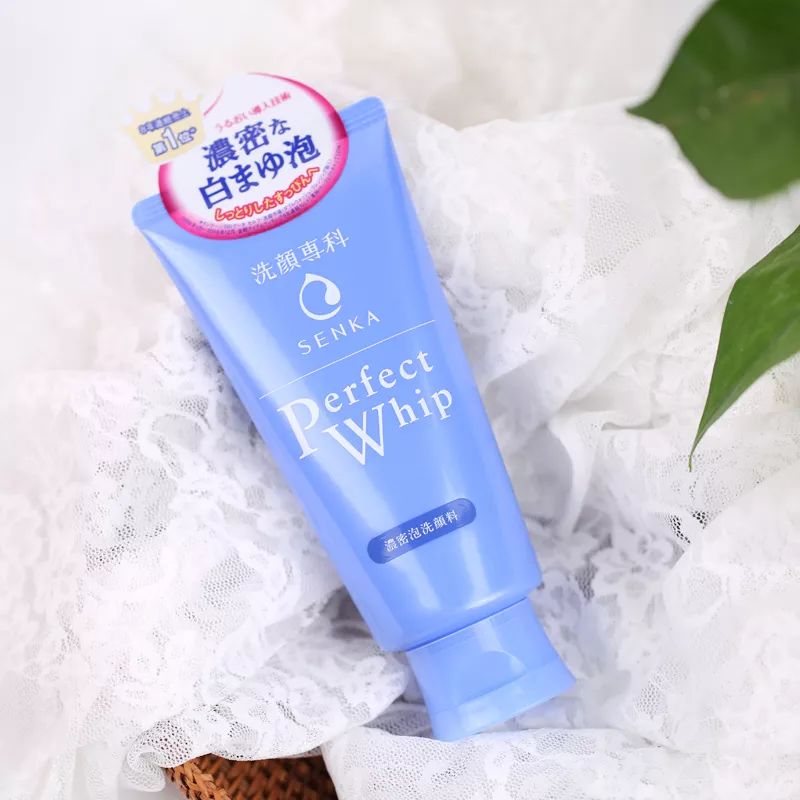 深层清洁毛孔有效卸妆的洗面奶推荐：不仅洗干净脸而且不假滑拔干