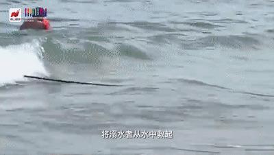 深圳外籍教练跳海协助救人,跳海救人小伙后续