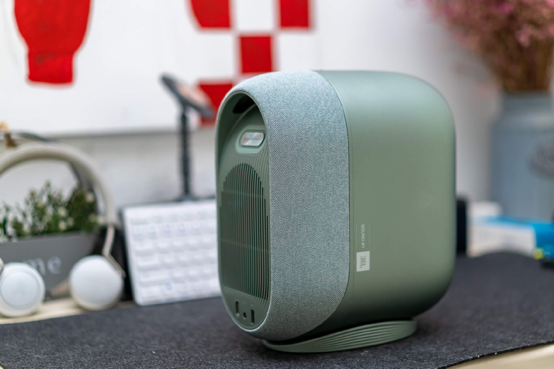 300元左右的投影仪是不是智商税,一千多块钱的投影仪靠谱吗