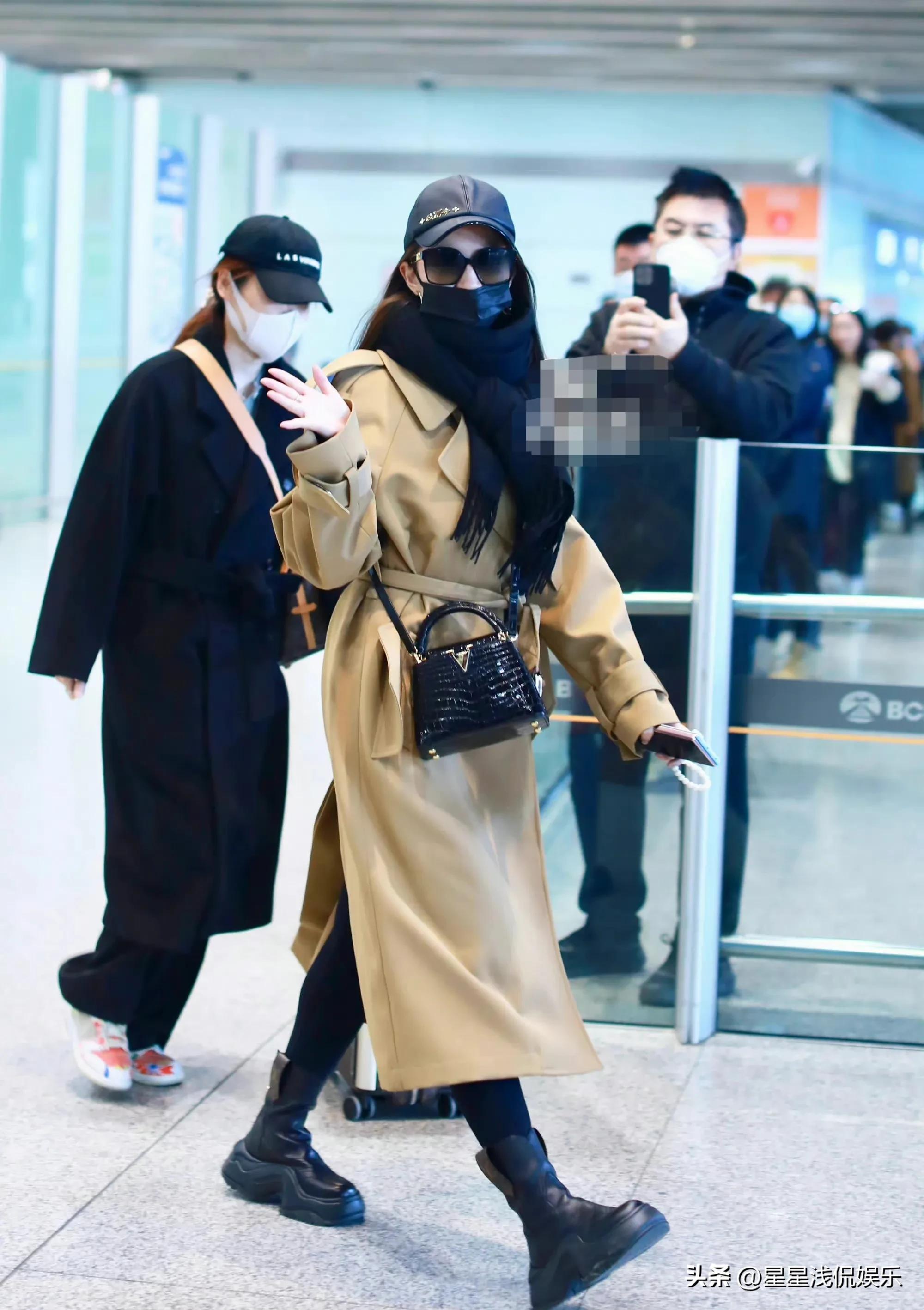 刘亦菲巴黎时装周2016,刘亦菲看lv时装造型