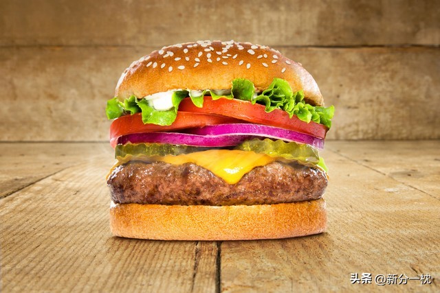 为什么很多人认为汉堡是垃圾食品,汉堡真的很垃圾没营养吗