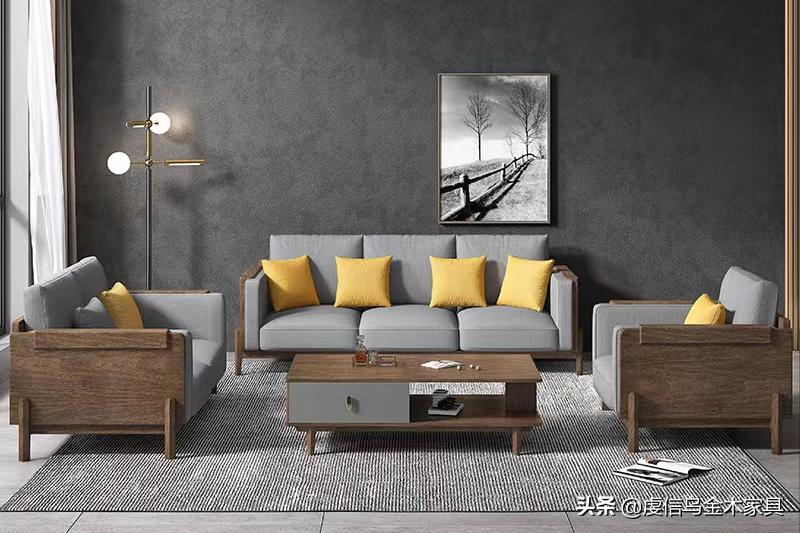 杨先生2万余元买实木家具，在密闭空间放了两天，打开门气味刺鼻