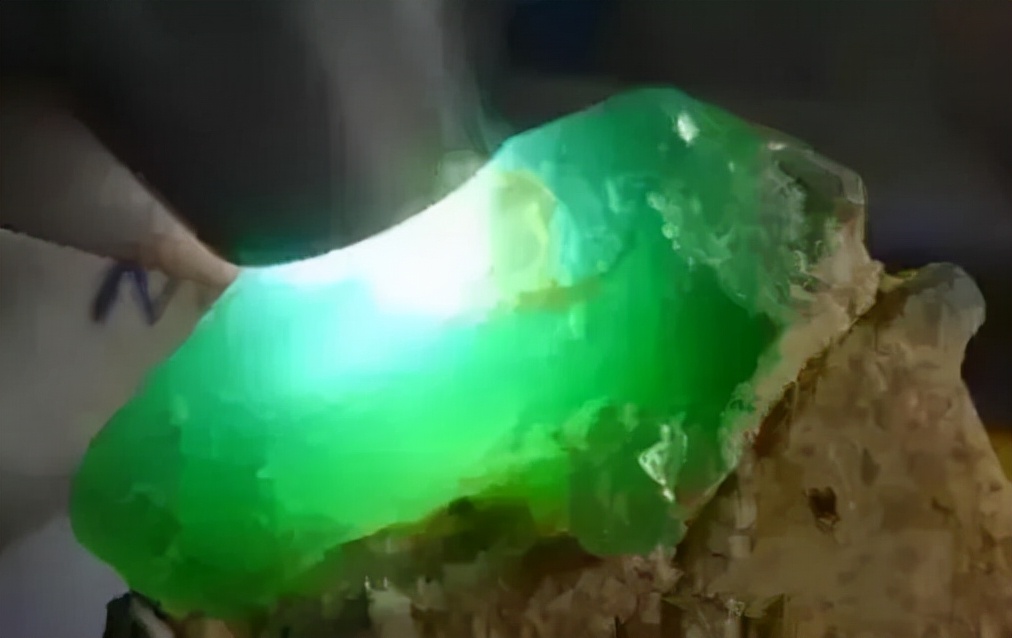 在直播间买的翡翠原石能退吗,直播间买翡翠原石被骗要哪些证据