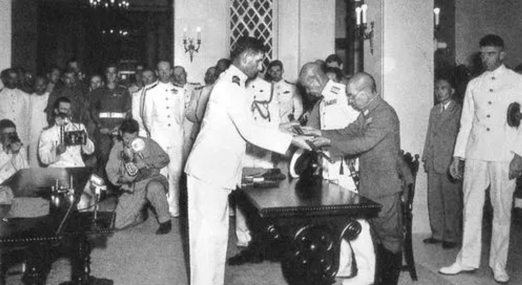 1941年日军占香港兽性毕露：女星新婚夜被*躏蹂**，女记者当街被奸杀