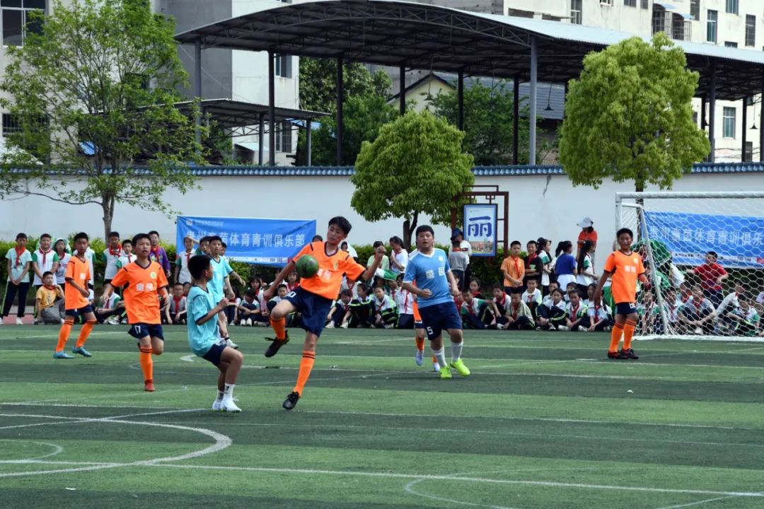 余庆城关一小学校,余庆县一年级小学生