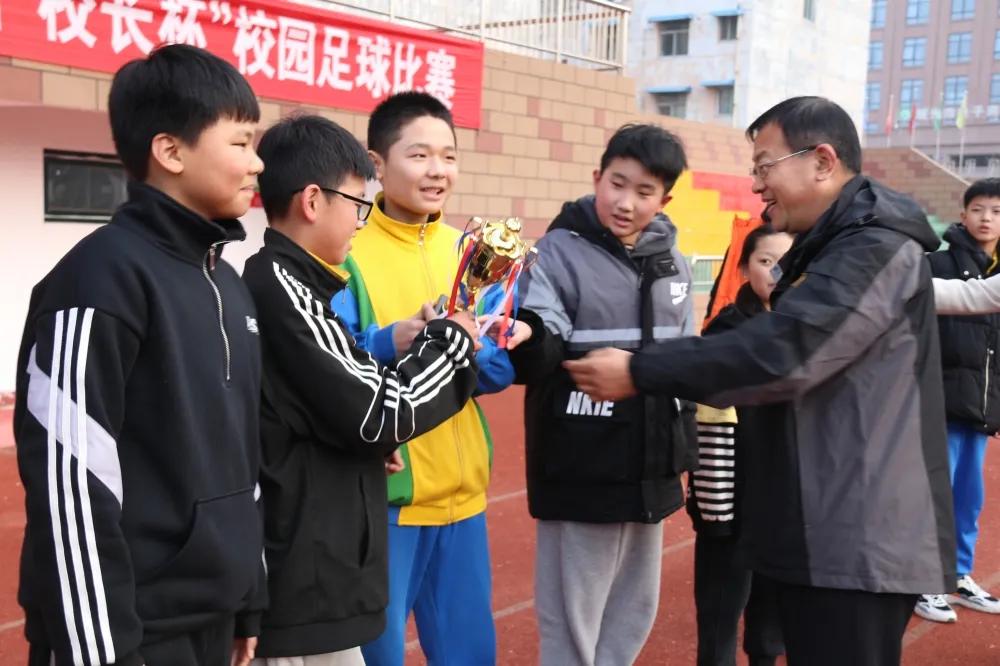 滕州龙泉街道中心小学足球队,龙泉市2019年中小学足球比赛