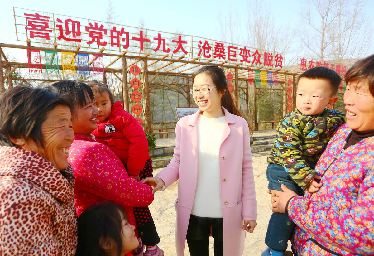 大学生就业是选择农村还是城市,为什么现在大学毕业都到农村发展