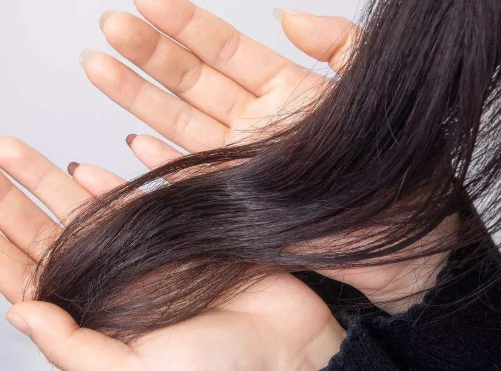 染完颜色盖不住白发是什么原因？该怎么办？教你4招解决！