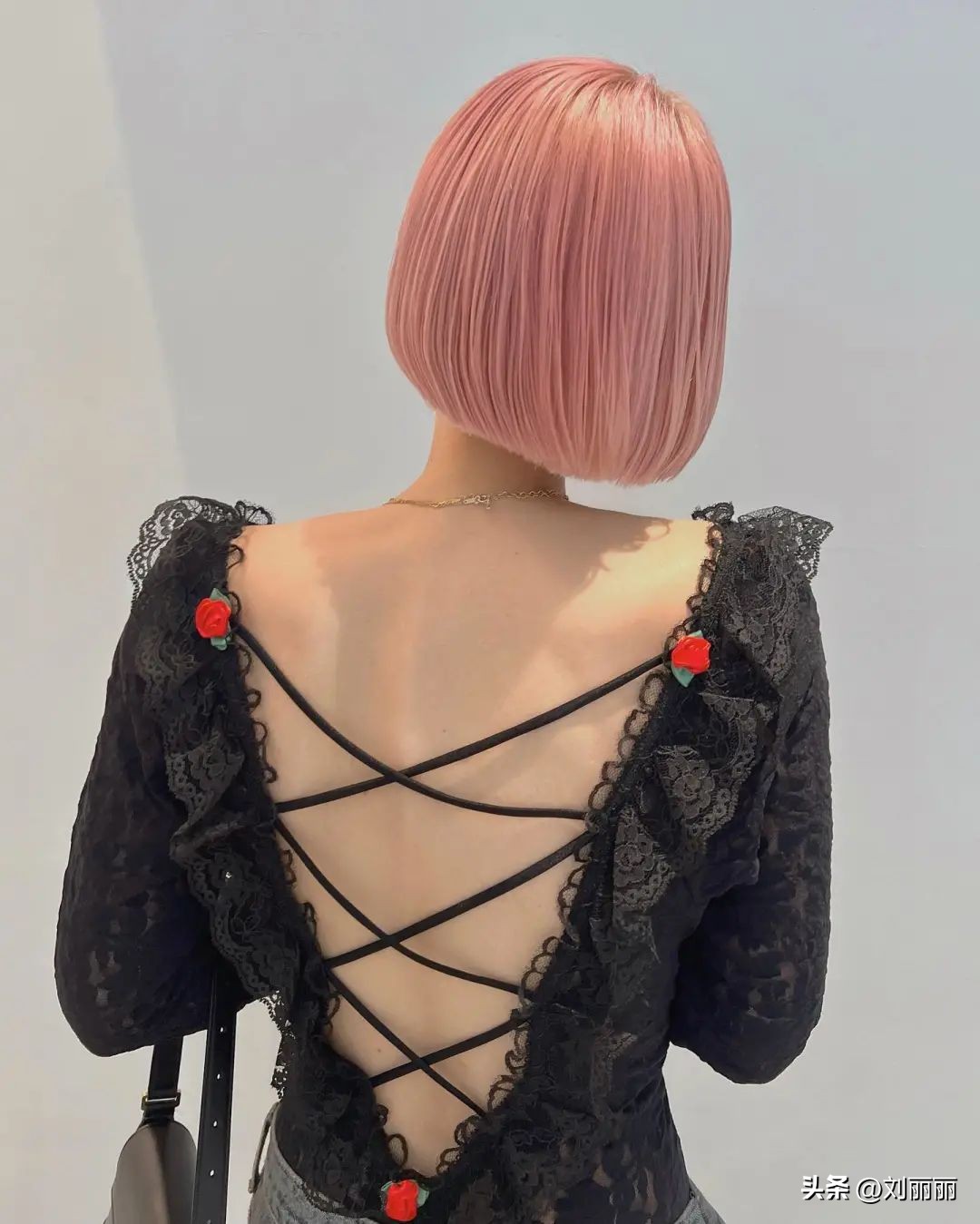 气质优雅发型女2020流行发型,适合女性的发型2020流行发型