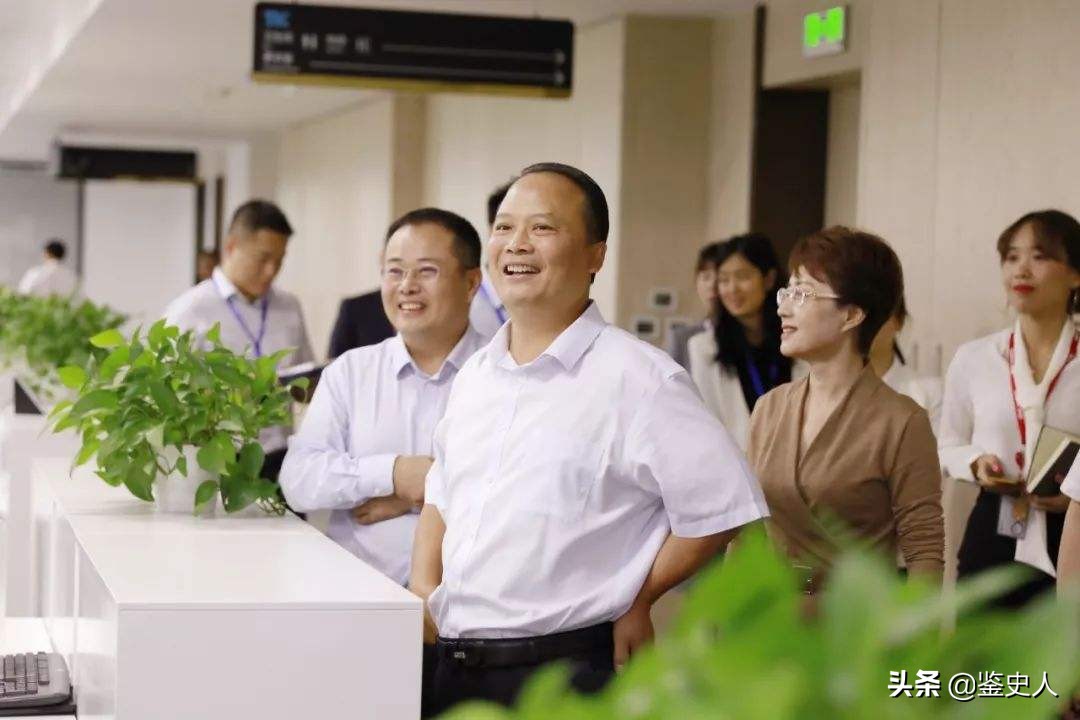 1000元起家的四川首富,中国第一养鱼富豪