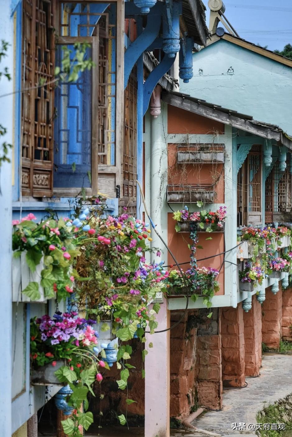 夹缝中生存的人物图片,邛崃市大同古镇