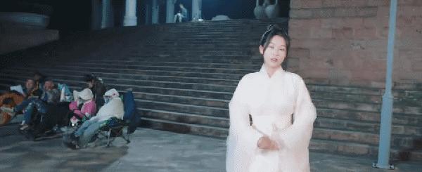 一部剧配9个老婆,他凭什么?