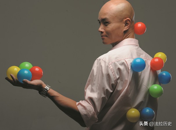 乐嘉喝天价矿泉水,乐嘉沦落街头卖矿泉水