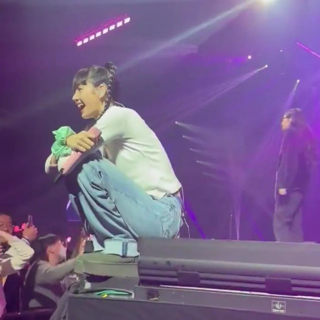 抢断货!这双丑鞋火成热门单品?!网友:又是看不懂的时尚…